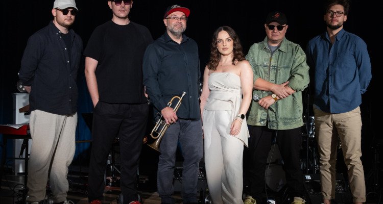 EiTNQ ft Aleksandra Tocka fot. Grzegorz Bukała