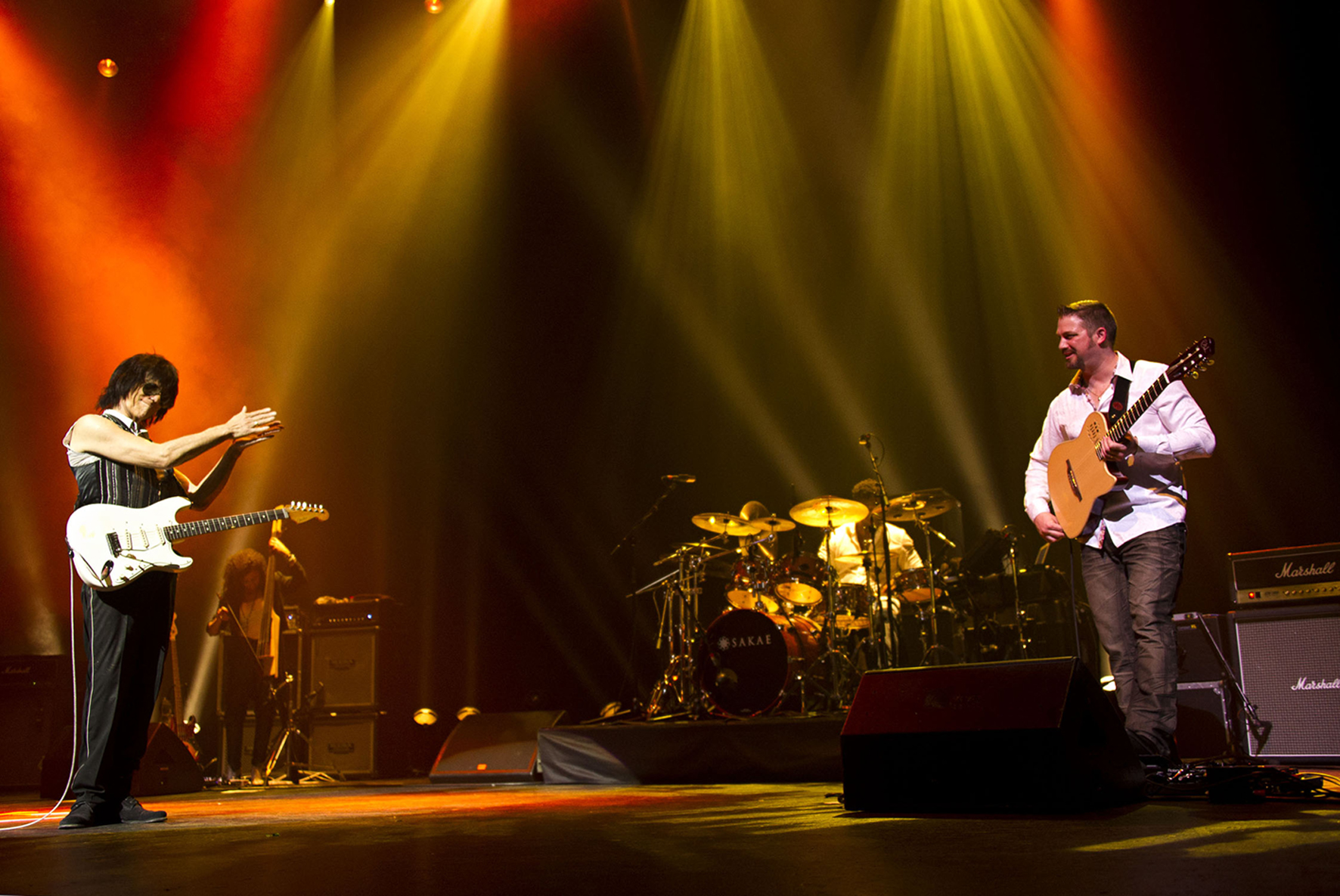 Jeff Beck and Nick 2 (Photo by Kazuyo Horie)